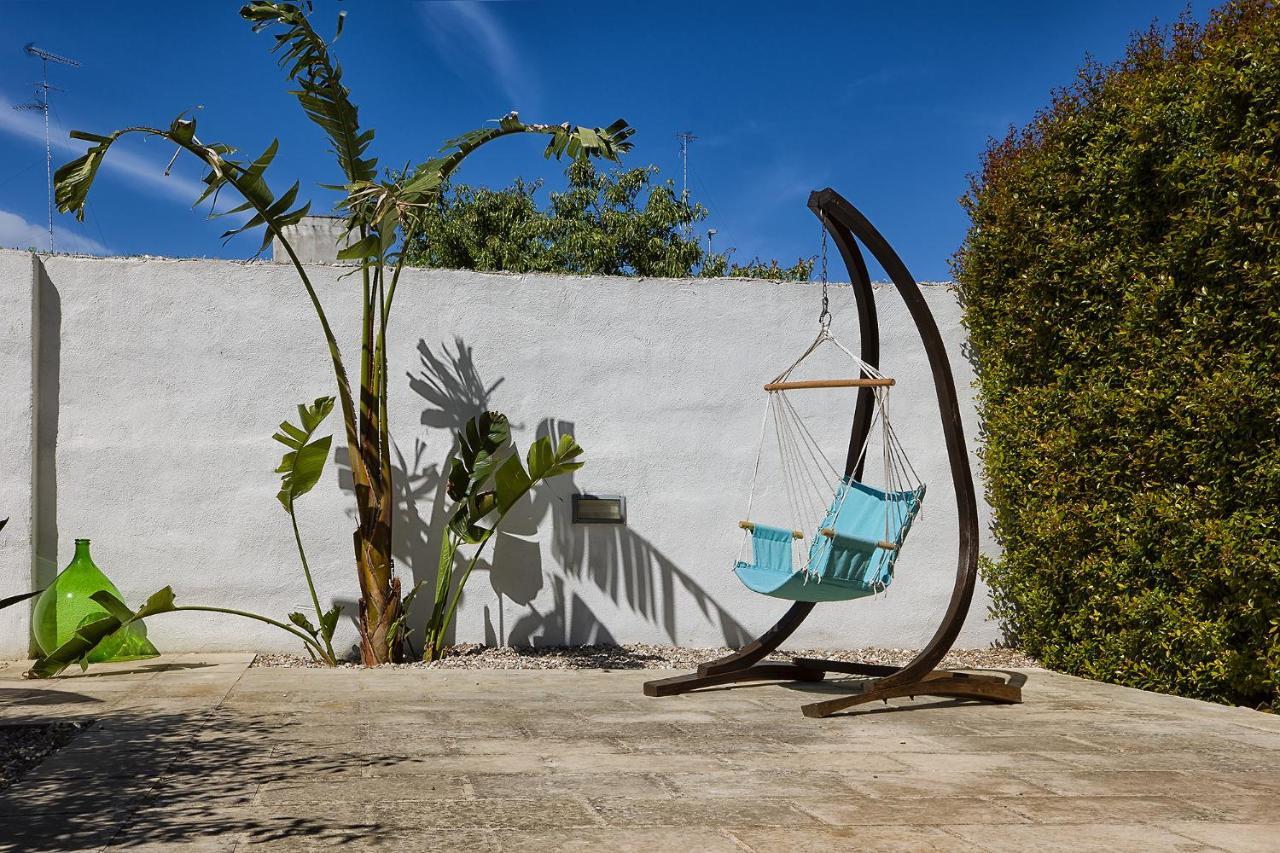 Il Giardino Di Flora Con Piscina