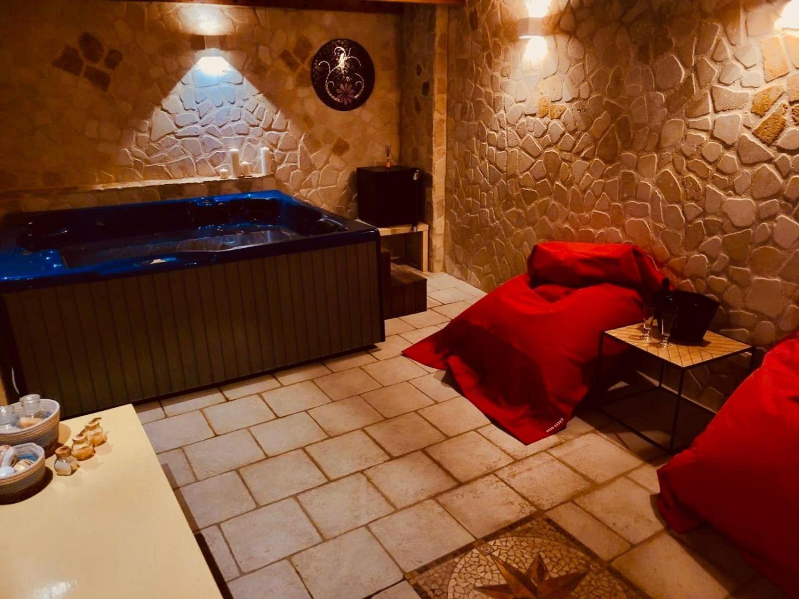 Il Giardino Di Flora Con Piscina Lecce