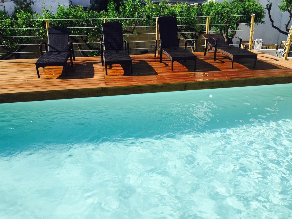 Gasthuis Il Giardino Di Flora Con Piscina Lecce